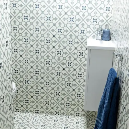 Sarahs Away From Luxury 公寓 恩尼斯