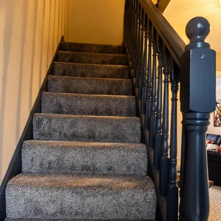 Sarahs Away From Luxury 公寓