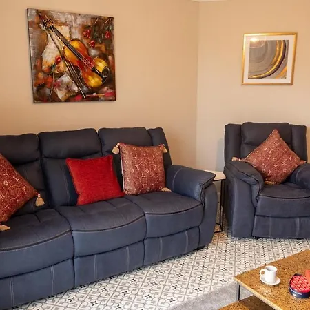 Sarahs Away From Luxury * 恩尼斯