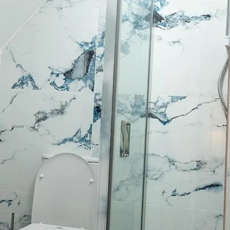 Sarahs Away From Luxury