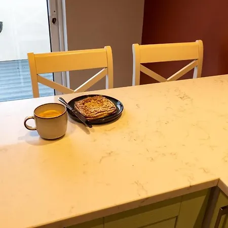 Sarahs Away From Luxury Apartment