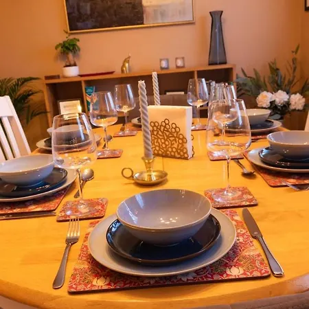 Apartment Sarahs Away From Luxury
