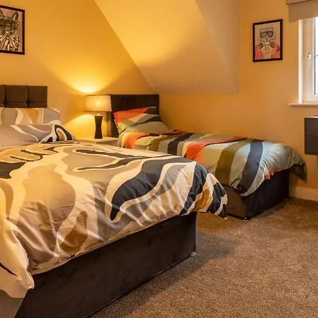 Sarahs Away From Luxury