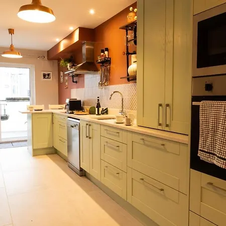 Sarahs Away From Luxury 公寓 *